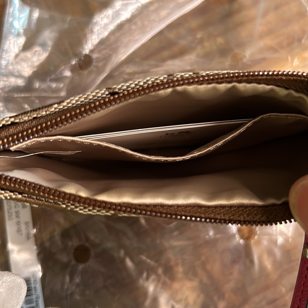 Coach signature small wristlet BNWT - Picture 8 of 10